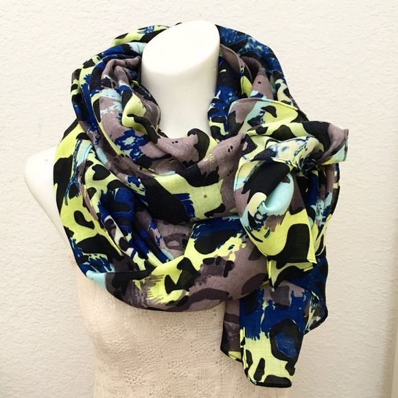 NWT Love Of Fashion Bold Graphic Print Wrap Scarf - Picture 1 of 5
